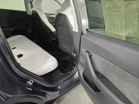 Used 2023 Tesla Model Y Long Range AWD/4WD image 10