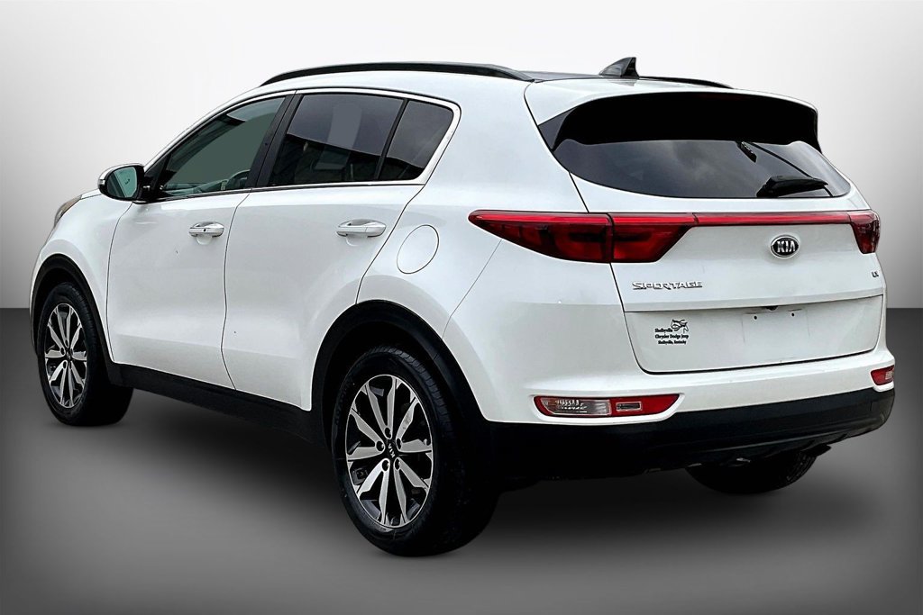 Used 2019 Kia Sportage EX w/ EX Premium Package FWD image 4