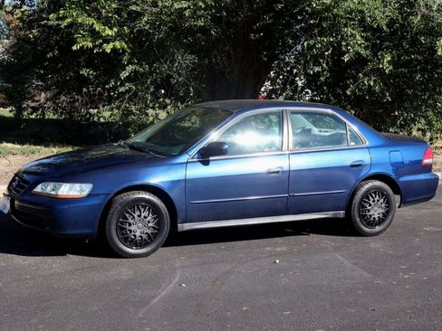 Used 2001 Honda Accord LX image 10