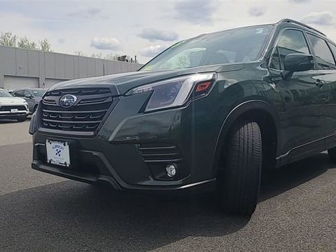 Used 2024 Subaru Forester Limited AWD/4WD image 2