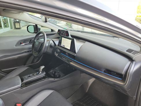 Used 2023 Toyota Prius XLE image 31