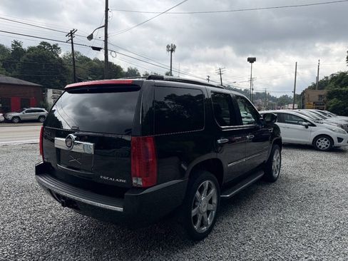 Used 2011 Cadillac Escalade Luxury AWD/4WD image 8
