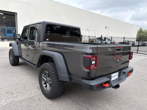 Used 2024 Jeep Gladiator Mojave w/ Convenience Group AWD/4WD image 3