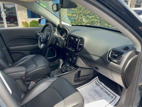 Used 2018 Jeep Compass Limited w/ Navigation Group AWD/4WD image 14