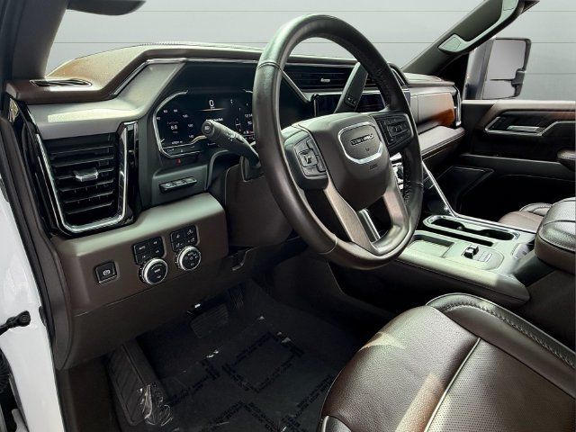 Used 2025 GMC Sierra 2500 Denali w/ Denali Reserve Package AWD/4WD image 10