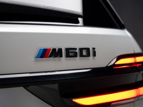 Used 2024 BMW X7 M60i AWD/4WD image 32