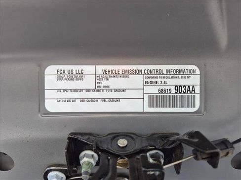 Used 2023 Jeep Cherokee Altitude Lux AWD/4WD image 26