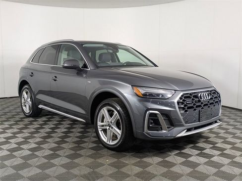 Used 2021 Audi Q5 e Premium Plus image 7