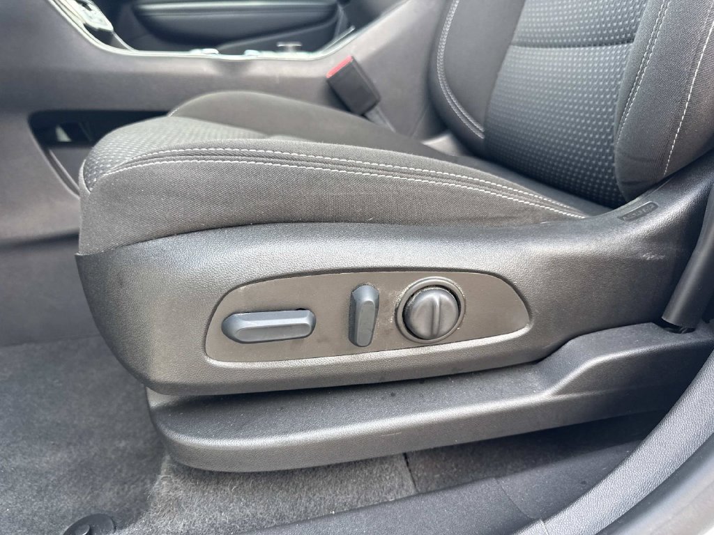 Used 2022 GMC Terrain SLE w/ Driver Convenience Package FWD image 20