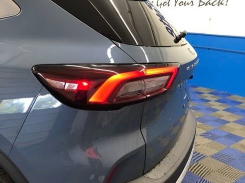 New 2025 Ford Escape SE image 9