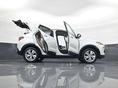 Certified 2024 Buick Encore GX Preferred w/ Comfort Package AWD/4WD image 33