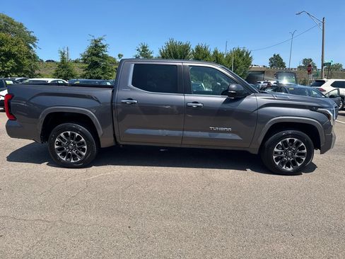 Used 2025 Toyota Tundra Limited AWD/4WD image 10