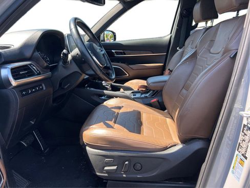 Used 2022 Kia Telluride SX w/ SX Prestige Package AWD/4WD image 7