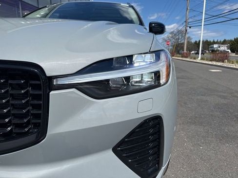 Certified 2025 Volvo XC60 B5 Plus image 8