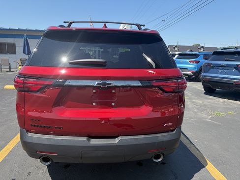 Used 2023 Chevrolet Traverse RS AWD/4WD image 4