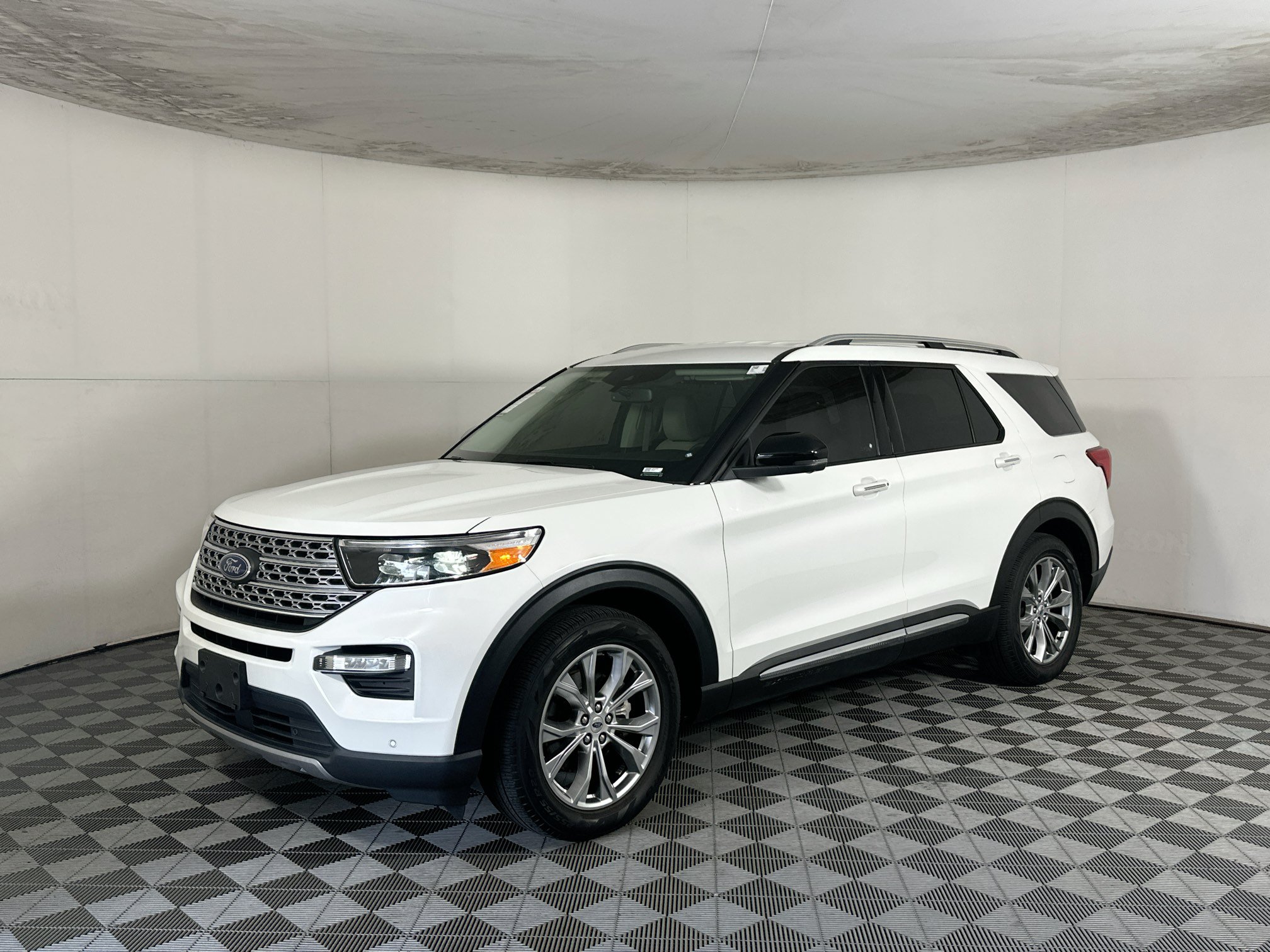 Used 2021 Ford Explorer Limited w/ Equipment Group 301A RWD image 7