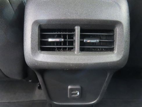 Used 2023 Chevrolet Equinox LT w/ Driver Convenience Package AWD/4WD image 32