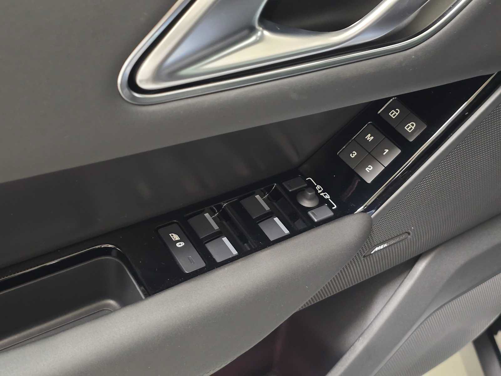 New 2026 Land Rover Range Rover Velar S AWD/4WD image 23