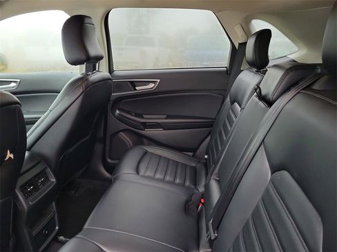 Used 2024 Ford Edge SEL image 29