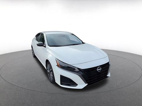 Used 2026 Nissan Altima 2.5 SV FWD image 3