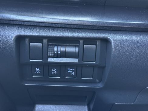 Used 2021 Subaru Crosstrek 2.5i Sport w/ Moonroof Package image 31