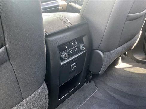 Used 2021 Chevrolet Traverse LS FWD image 25