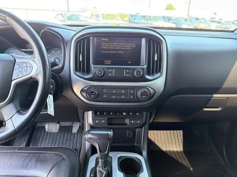 Used 2021 Chevrolet Colorado ZR2 w/ ZR2 Midnight Special Edition AWD/4WD image 18