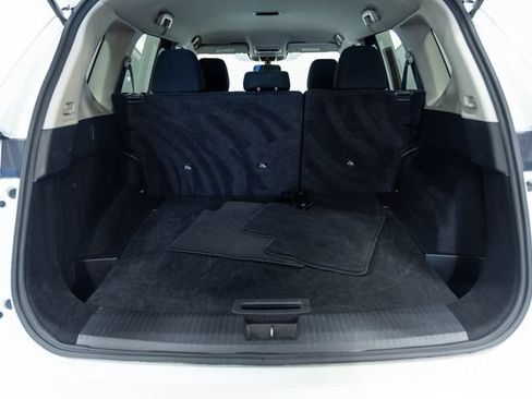 Used 2024 Nissan Rogue S AWD/4WD image 9