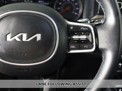 Used 2023 Kia Sorento S w/ Panoramic Sunroof Package image 5