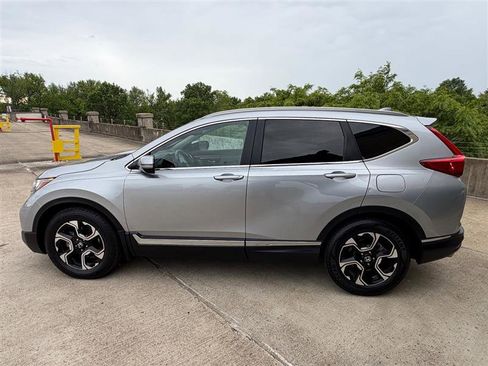 Used 2017 Honda CR-V Touring image 3
