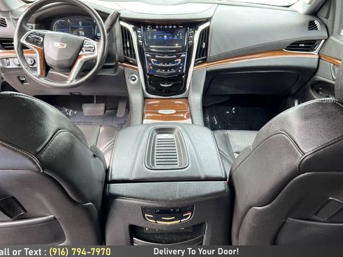 Used 2020 Cadillac Escalade ESV Premium Luxury AWD/4WD image 16