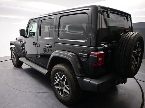 Used 2024 Jeep Wrangler Unlimited Sahara AWD/4WD image 6