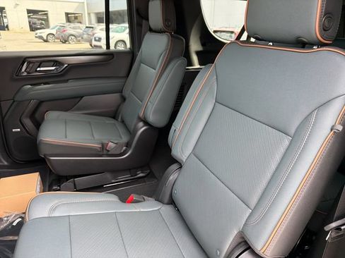 New 2026 GMC Yukon XL AT4 w/ AT4 Premium Plus Package AWD/4WD image 19