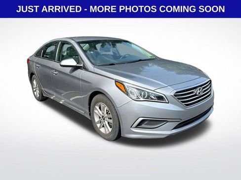 Used 2016 Hyundai Sonata SE FWD image 1