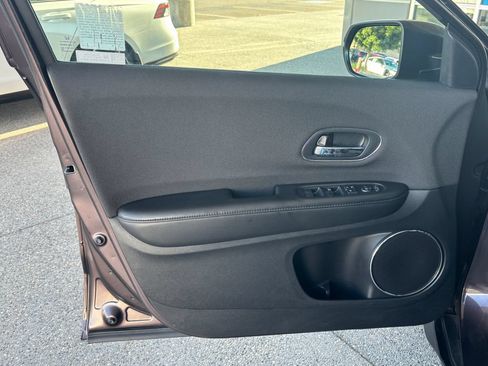 Used 2021 Honda HR-V EX image 23
