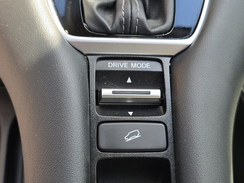 Certified 2023 Honda HR-V EX-L image 11