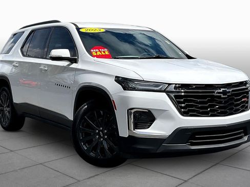 Used 2023 Chevrolet Traverse RS FWD image 3