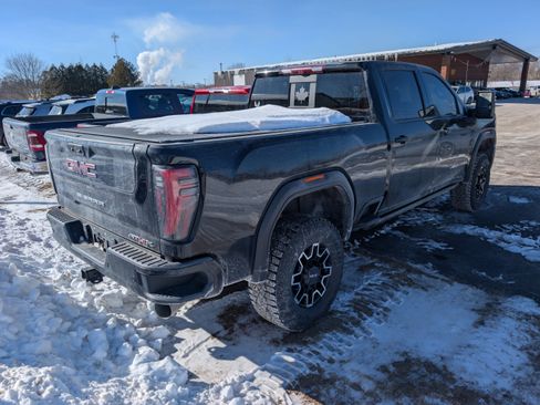 Used 2024 GMC Sierra 2500 AT4X image 4