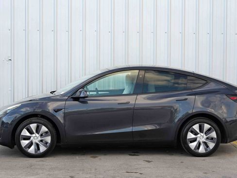 Used 2024 Tesla Model Y Long Range AWD/4WD image 48