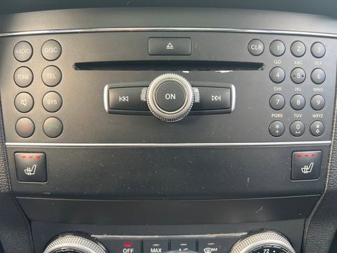 Used 2011 Mercedes-Benz GLK 350 4MATIC image 21