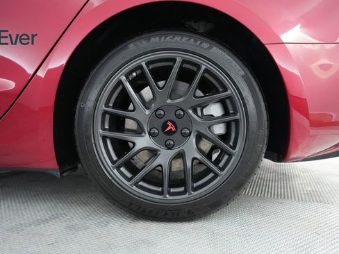 Used 2025 Tesla Model 3 Long Range image 9