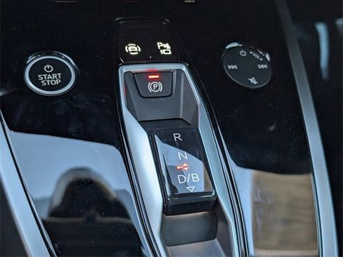 Used 2024 Audi Q4 e-tron Premium image 19