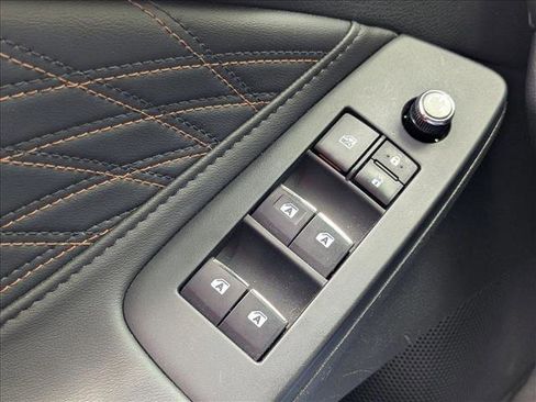 Used 2021 Toyota Avalon Limited image 16