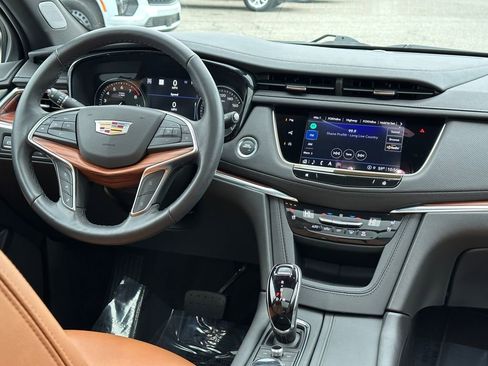 Certified 2023 Cadillac XT5 Premium Luxury w/ Technology Package AWD/4WD image 13