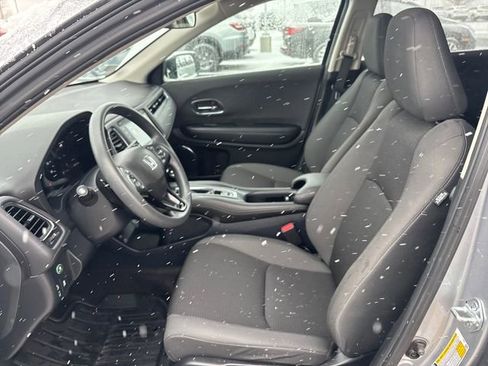 Used 2022 Honda HR-V EX image 9