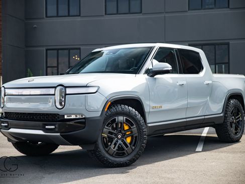 Used 2022 Rivian R1T Adventure AWD/4WD image 2