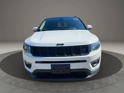 Used 2019 Jeep Compass Latitude FWD image 2