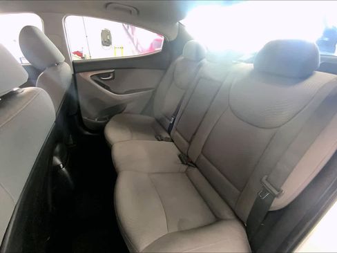 Used 2016 Hyundai Elantra SE image 26