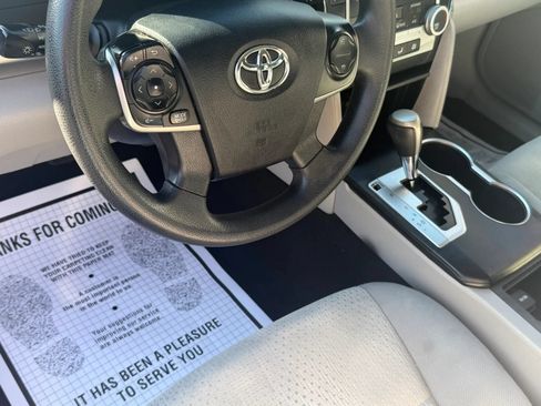 Used 2012 Toyota Camry LE FWD image 8