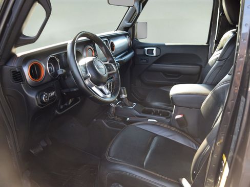 Used 2022 Jeep Gladiator Mojave w/ Cold Weather Group image 10